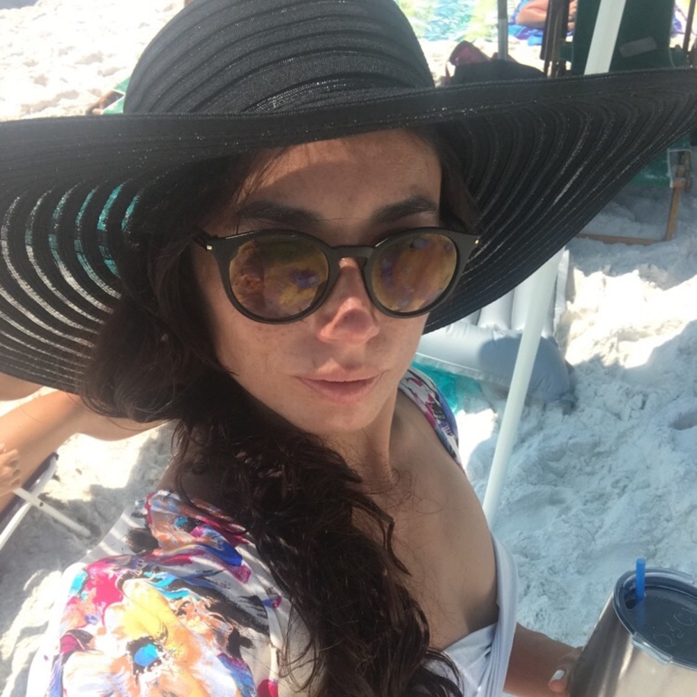 Meet your Posher, Carla